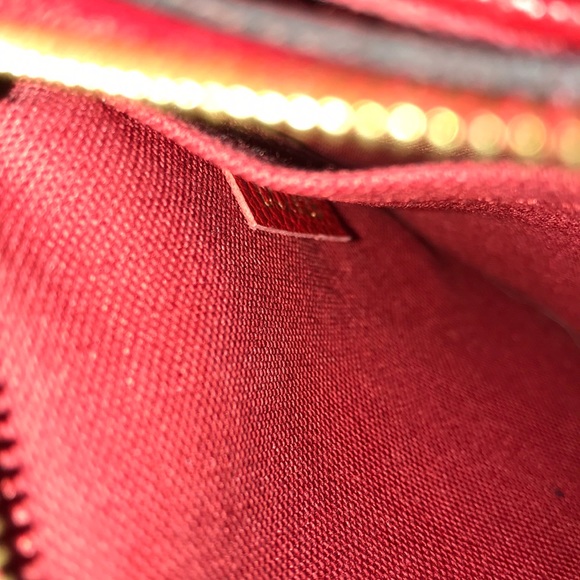 Rare/Discontinued Red Pallas Clutch - Picture 4 of 8